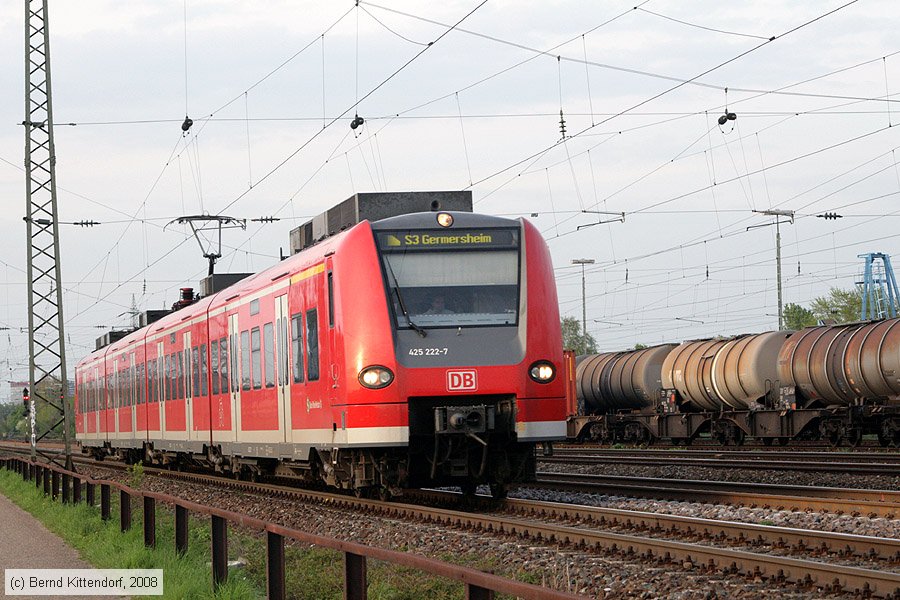 Deutsche Bahn - S-Bahn Rhein Neckar - 425222-7
/ Bild: db4252227_bk0804240065.jpg