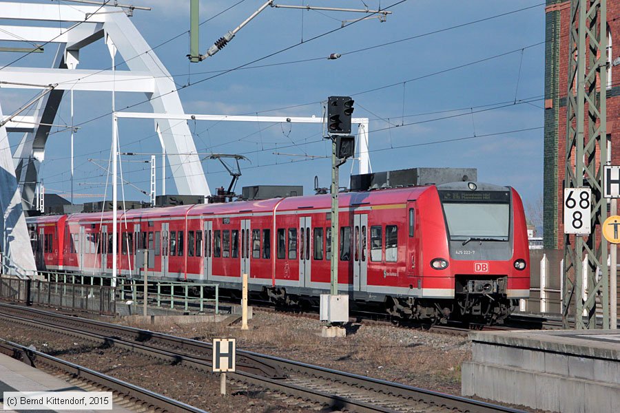 Deutsche Bahn - S-Bahn Rhein Neckar - 425222-7
/ Bild: db4252227_bk1504050044.jpg