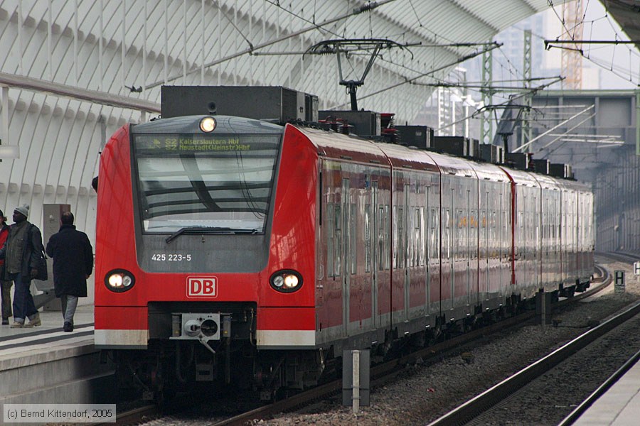 Deutsche Bahn - 425223-5
/ Bild: db4252235_e0013298.jpg
