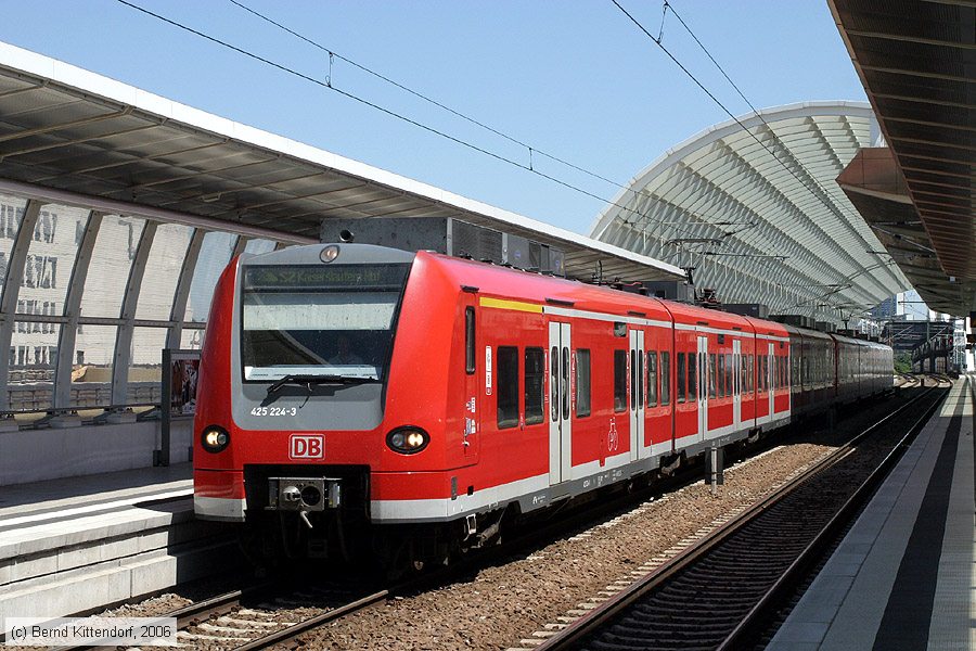 Deutsche Bahn - S-Bahn Rhein Neckar - 425224-3
/ Bild: db4252243_bk0606120024.jpg Deutsche Bahn - S-Bahn Rhein Neckar - 425224-3
/ Bild: db4252243_bk0606120024.jpg