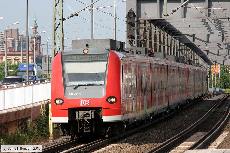 Deutsche Bahn - S-Bahn Rhein Neckar - 425224-3
/ Bild: db4252243_bk1006100013.jpg