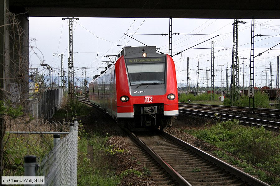 Deutsche Bahn - S-Bahn Rhein Neckar - 425224-3
/ Bild: db4252243_cw0604290096.jpg