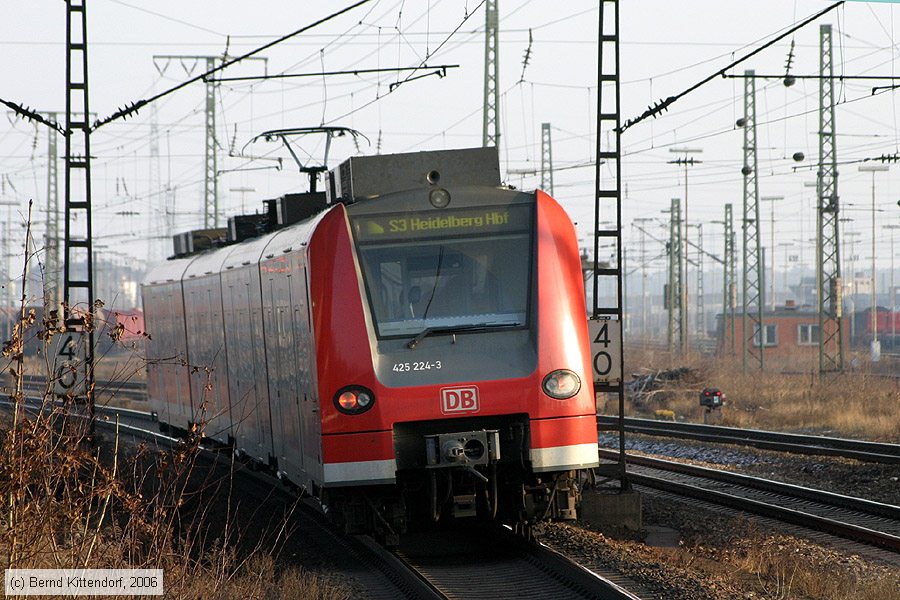 Deutsche Bahn - S-Bahn Rhein Neckar - 425224-3
/ Bild: db4252243_e0025876.jpg Deutsche Bahn - S-Bahn Rhein Neckar - 425224-3
/ Bild: db4252243_e0025876.jpg