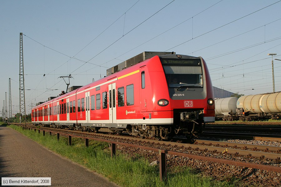 Deutsche Bahn - S-Bahn Rhein Neckar - 425225-0
/ Bild: db4252250_bk0805080048.jpg
