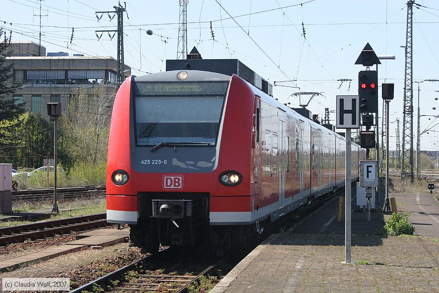 Deutsche Bahn - S-Bahn Rhein Neckar - 425225-0
/ Bild: db4252250_cw0704090101.jpg
