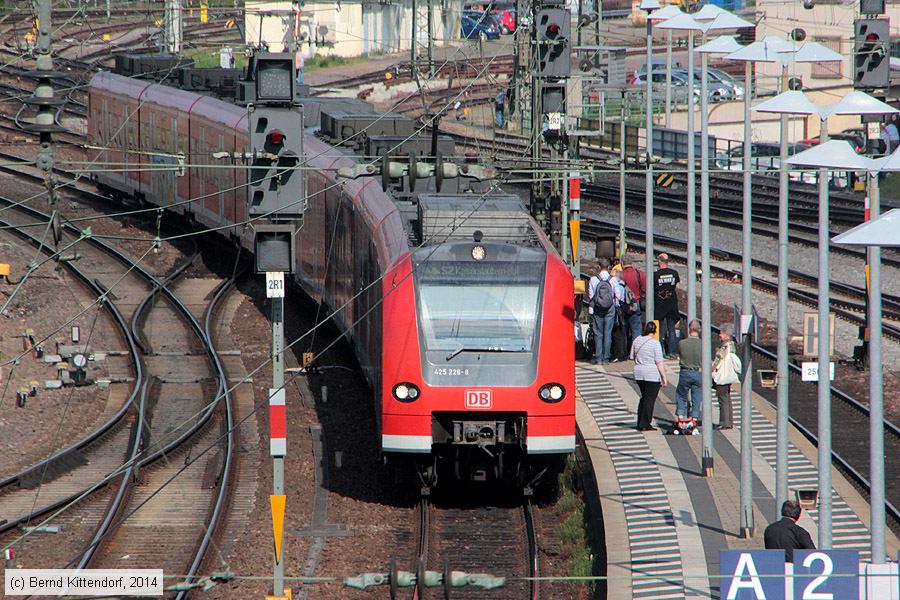 Deutsche Bahn - S-Bahn Rhein Neckar - 425226-8
/ Bild: db4252268_bk1405310150.jpg Deutsche Bahn - S-Bahn Rhein Neckar - 425226-8
/ Bild: db4252268_bk1405310150.jpg