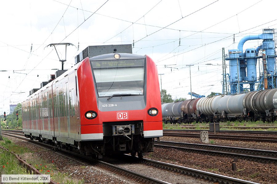 Deutsche Bahn - S-Bahn Rhein Neckar - 425228-4
/ Bild: db4252284_bk0606020054.jpg