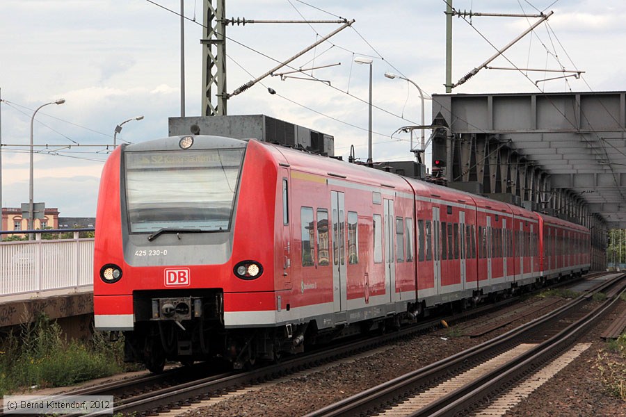 Deutsche Bahn - 425230-0
/ Bild: db4252300_bk1207160042.jpg