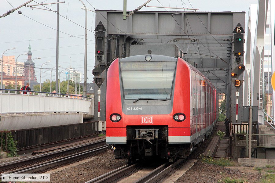 Deutsche Bahn - 425230-0
/ Bild: db4252300_bk1309230013.jpg Deutsche Bahn - 425230-0
/ Bild: db4252300_bk1309230013.jpg