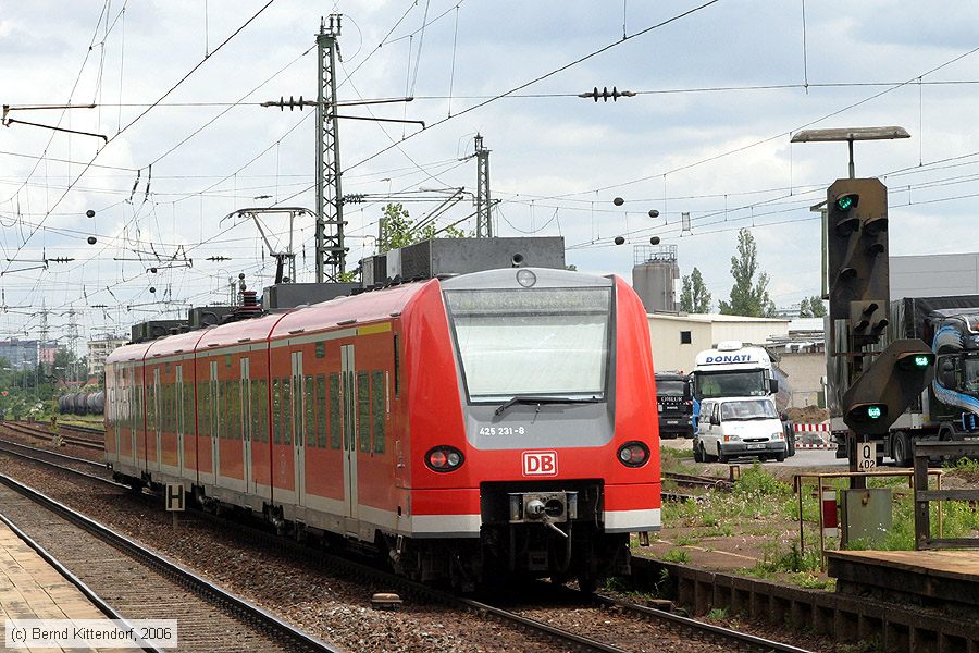Deutsche Bahn - S-Bahn Rhein Neckar - 425231-8
/ Bild: db4252318_bk0606020004.jpg