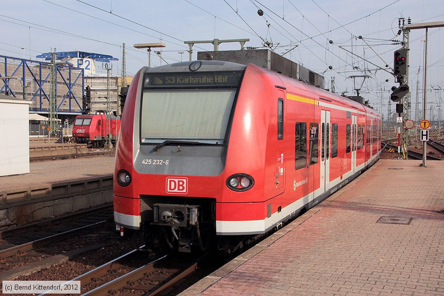 Deutsche Bahn - 425232-6
/ Bild: db4252326_bk1203270024.jpg