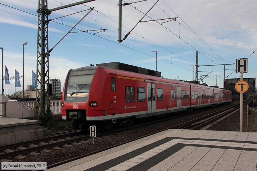 Deutsche Bahn - 425232-6
/ Bild: db4252326_bk1207190063.jpg
