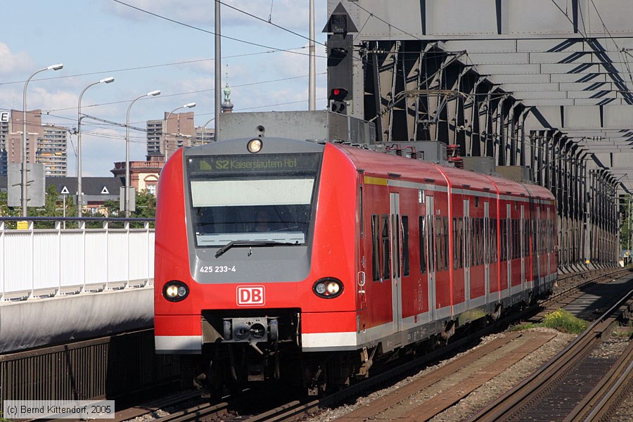 Deutsche Bahn - 425233-4
/ Bild: db4252334_e0023692.jpg