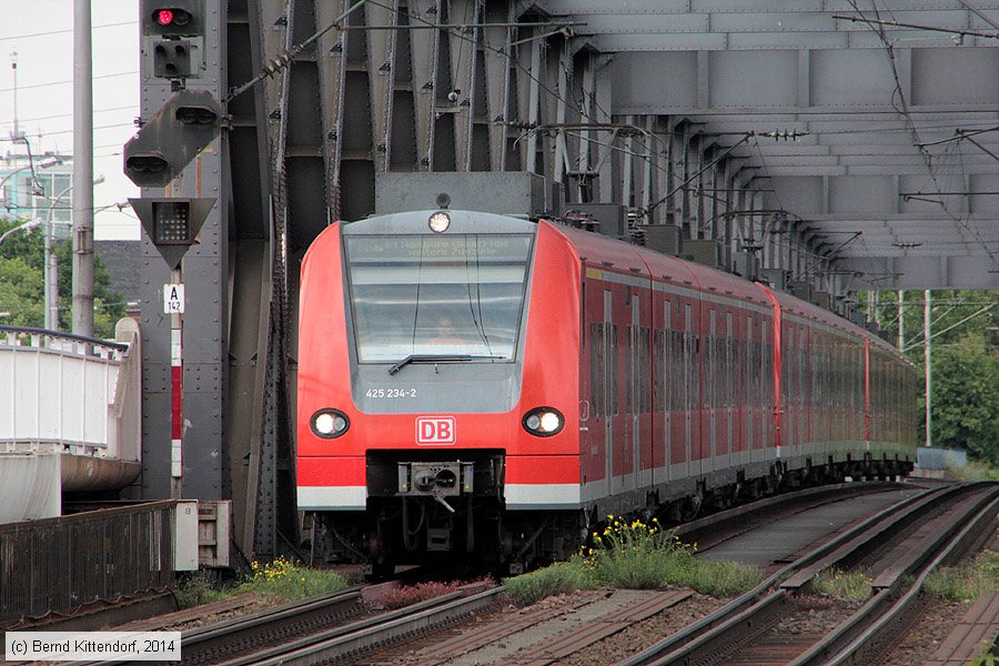 Deutsche Bahn - 425234-2
/ Bild: db4252342_bk1405280038.jpg