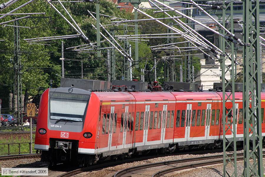 Deutsche Bahn - 425234-2
/ Bild: db4252342_e0018321.jpg