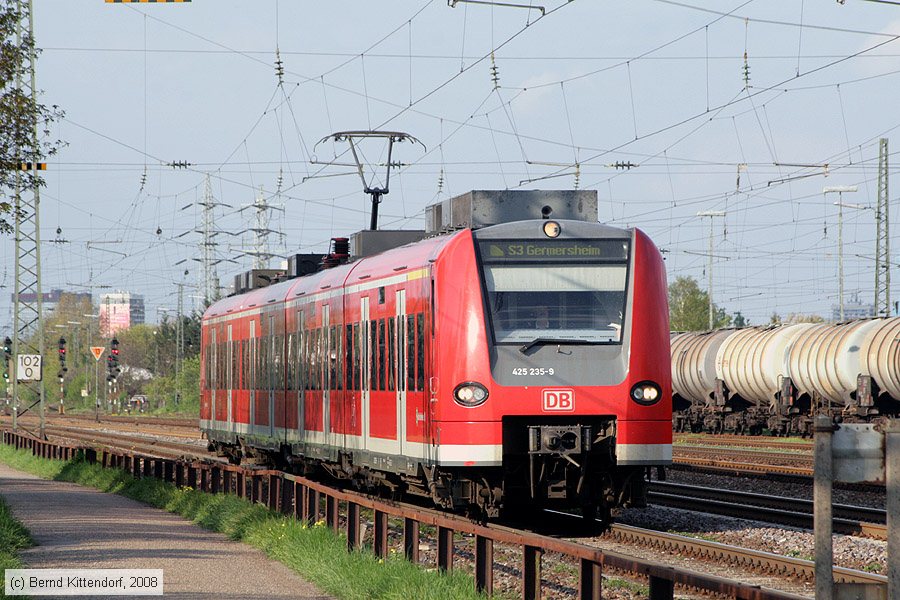 Deutsche Bahn - 425235-9
/ Bild: db4252359_bk0804240001.jpg