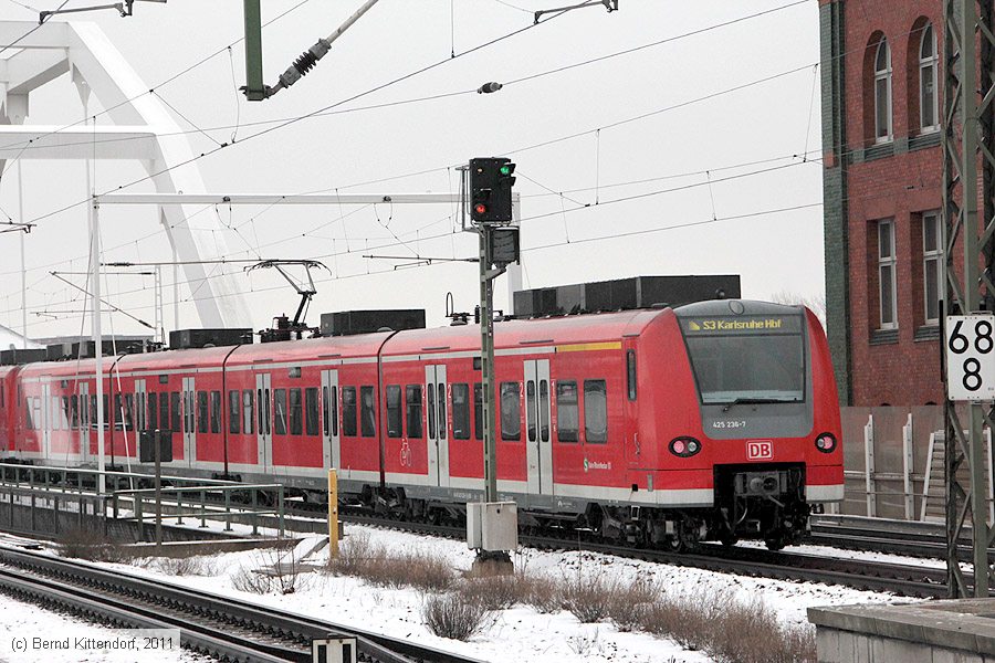 Deutsche Bahn - S-Bahn Rhein Neckar - 425236-7
/ Bild: db4252367_bk1112200012.jpg
