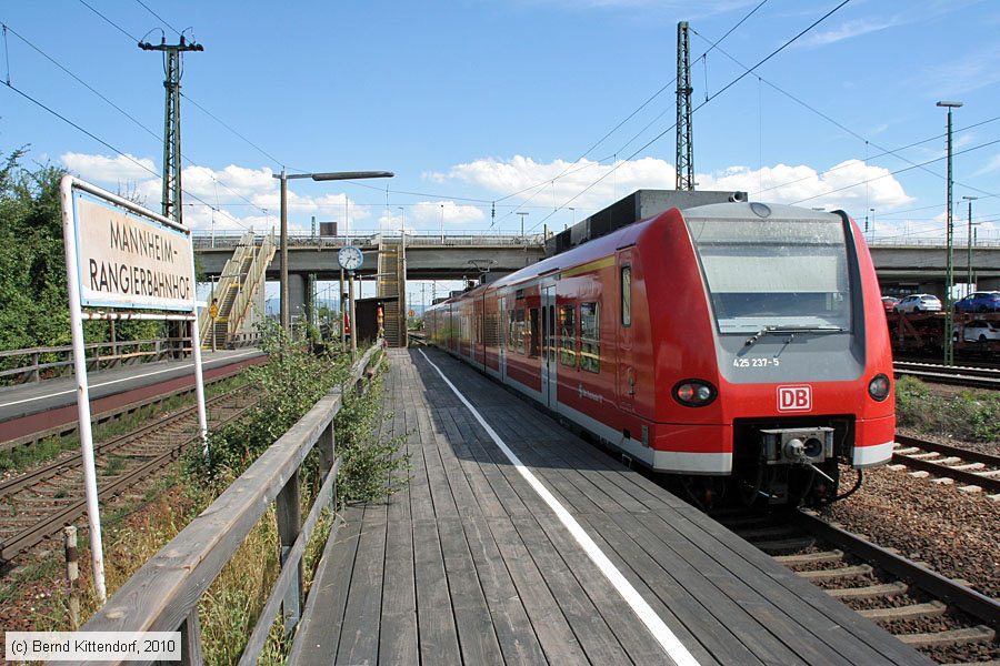 Deutsche Bahn - S-Bahn Rhein Neckar - 425237-5
/ Bild: db4252375_bk1007310025.jpg