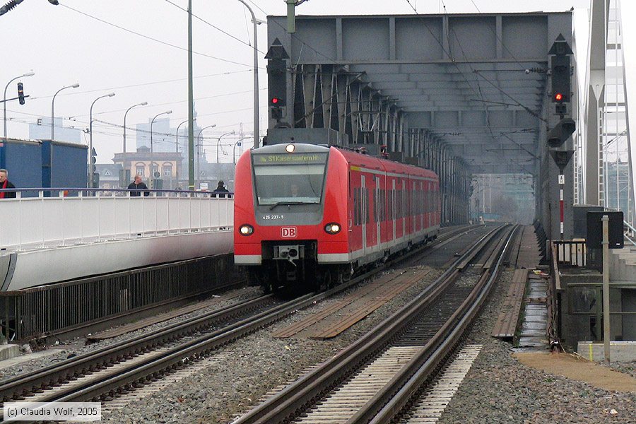 Deutsche Bahn - S-Bahn Rhein Neckar - 425237-5
/ Bild: db4252375_cw006833.jpg
