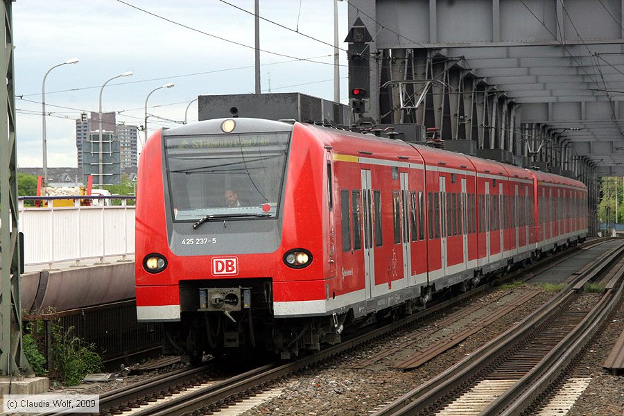 Deutsche Bahn - S-Bahn Rhein Neckar - 425237-5
/ Bild: db4252375_cw0904270039.jpg