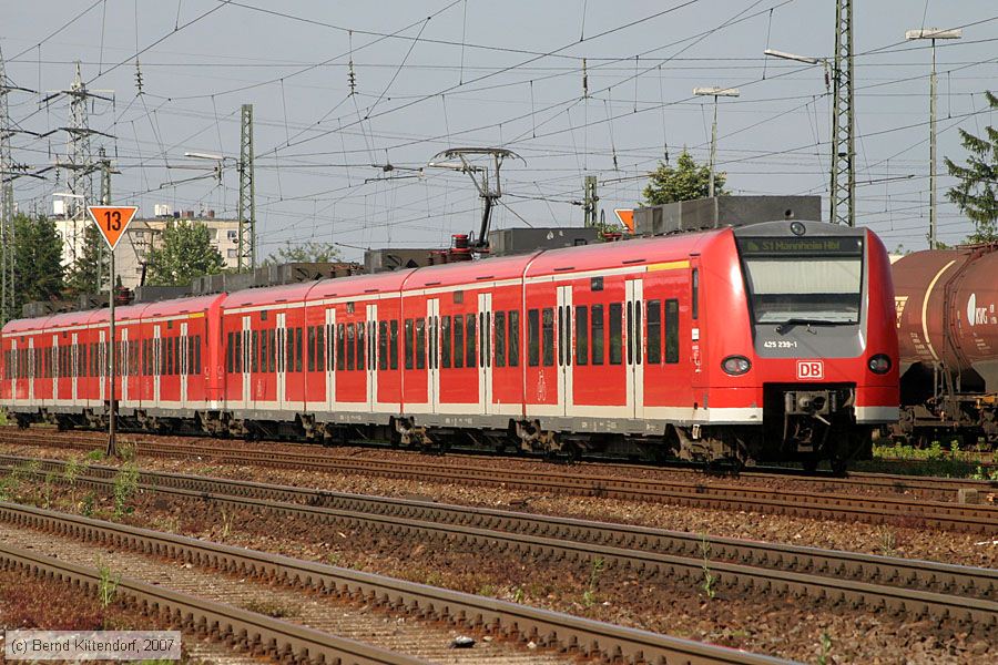 Deutsche Bahn - 425239-1
/ Bild: db4252391_bk0705180082.jpg