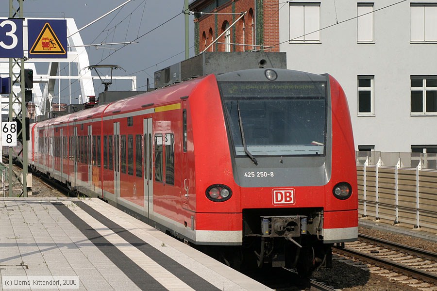 Deutsche Bahn - 425250-8
/ Bild: db4252508_bk0607270013.jpg