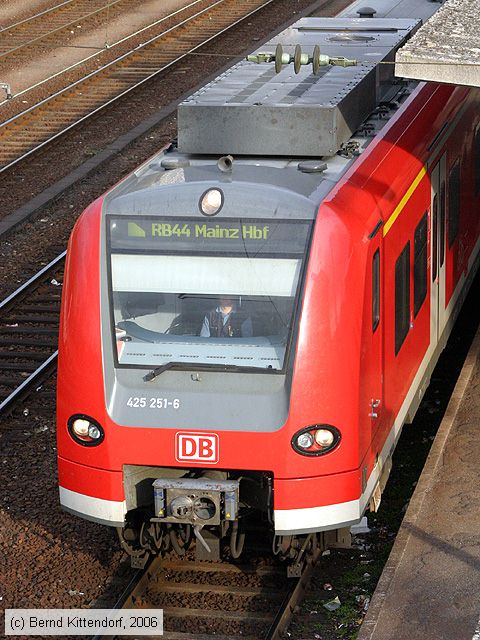 Deutsche Bahn - 425251-6
/ Bild: db4252516_bk0604110016.jpg Deutsche Bahn - 425251-6
/ Bild: db4252516_bk0604110016.jpg