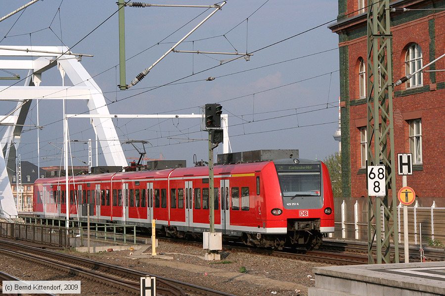 Deutsche Bahn - 425251-6
/ Bild: db4252516_bk0904140047.jpg Deutsche Bahn - 425251-6
/ Bild: db4252516_bk0904140047.jpg