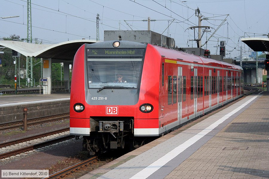 Deutsche Bahn - 425251-6
/ Bild: db4252516_bk1004270039.jpg Deutsche Bahn - 425251-6
/ Bild: db4252516_bk1004270039.jpg