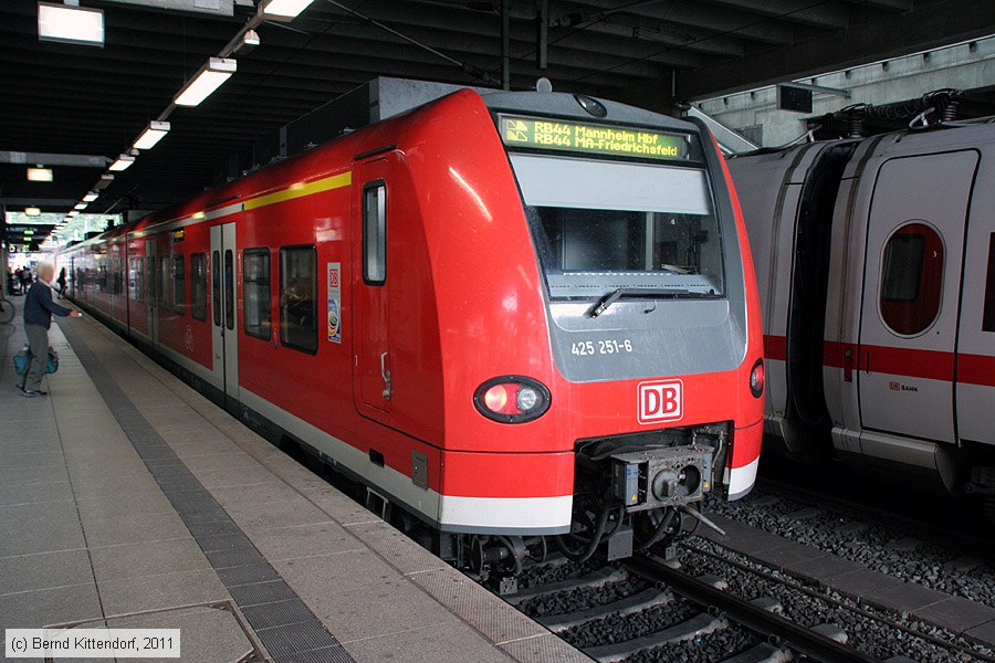 Deutsche Bahn - 425251-6
/ Bild: db4252516_bk1106090352.jpg Deutsche Bahn - 425251-6
/ Bild: db4252516_bk1106090352.jpg