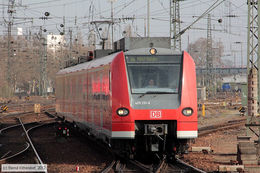 Deutsche Bahn - 425251-6
/ Bild: db4252516_bk1203270009.jpg Deutsche Bahn - 425251-6
/ Bild: db4252516_bk1203270009.jpg
