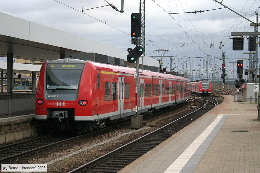 Deutsche Bahn - 425251-6
/ Bild: db4252516_e0025053.jpg Deutsche Bahn - 425251-6
/ Bild: db4252516_e0025053.jpg