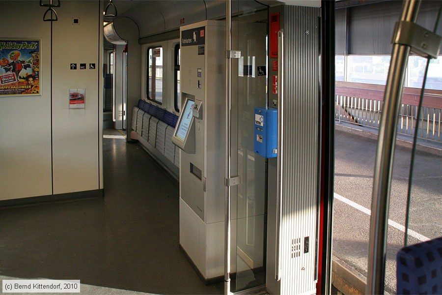 Deutsche Bahn - 425253-2 - Innenansicht
/ Bild: db4252532_bk1010210004.jpg