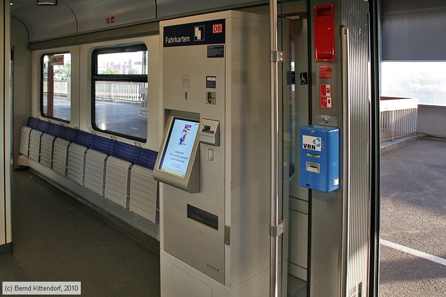 Deutsche Bahn - 425253-2 - Innenansicht
/ Bild: db4252532_bk1010210005.jpg