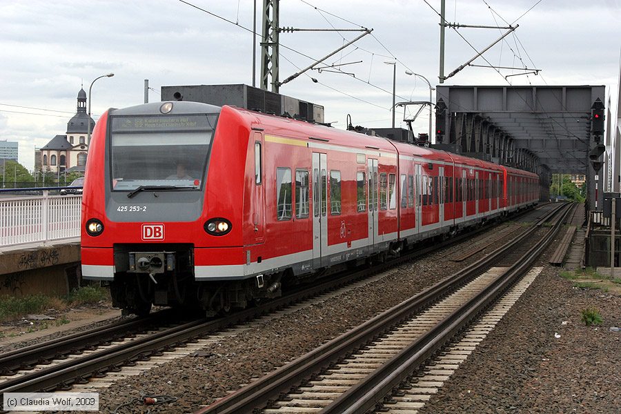 Deutsche Bahn - 425253-2
/ Bild: db4252532_cw0904270015.jpg Deutsche Bahn - 425253-2
/ Bild: db4252532_cw0904270015.jpg
