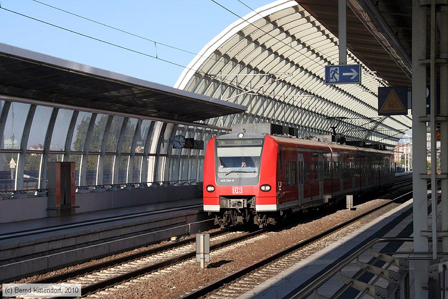 Deutsche Bahn - 425254-0
/ Bild: db4252540_bk1010100093.jpg