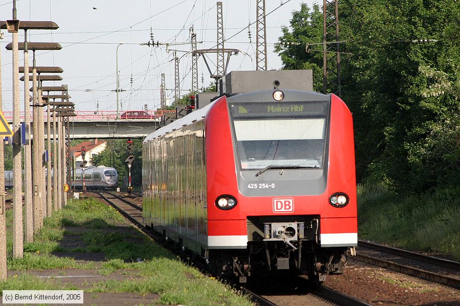 Deutsche Bahn - 425254-0
/ Bild: db4252540_e0020228.jpg