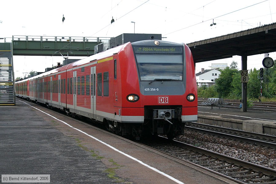 Deutsche Bahn - 425254-0
/ Bild: db4252540_e0023071.jpg