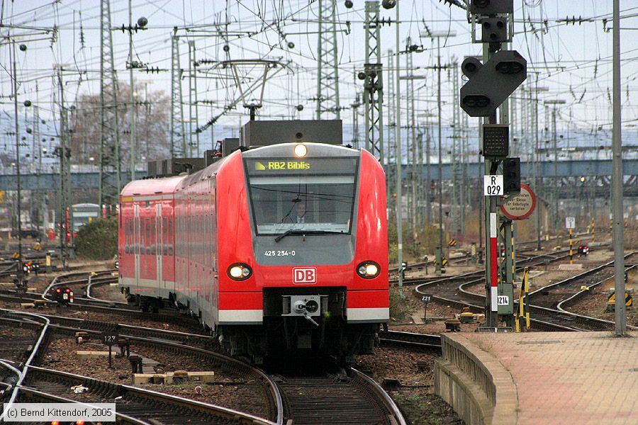Deutsche Bahn - 425254-0
/ Bild: db4252540_e0025055.jpg