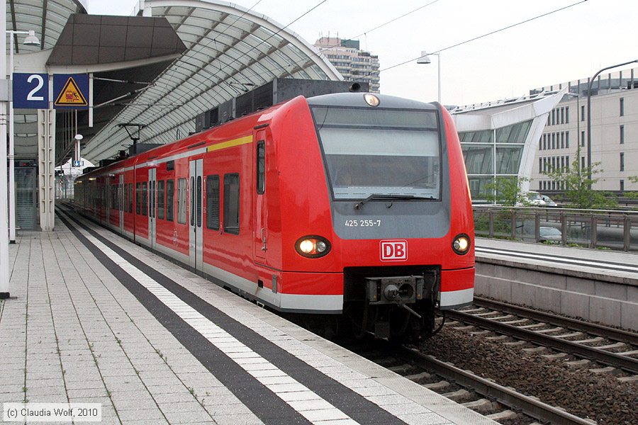 Deutsche Bahn - 425255-7
/ Bild: db4252557_cw1005150088.jpg