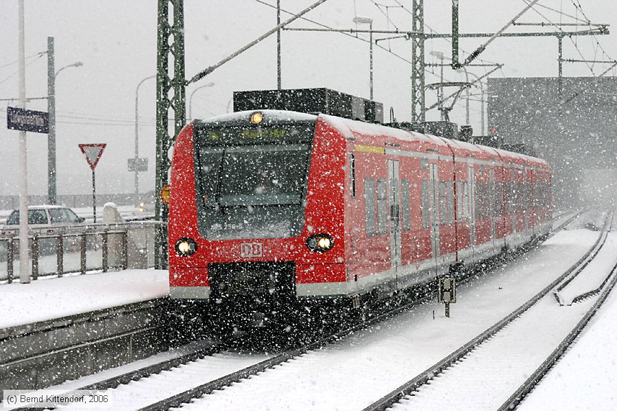 Deutsche Bahn - 425256-5
/ Bild: db4252565_bk0603030093.jpg
