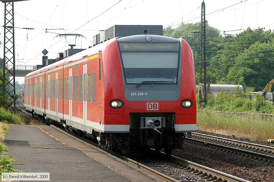 Deutsche Bahn - 425256-5
/ Bild: db4252565_e0021932.jpg