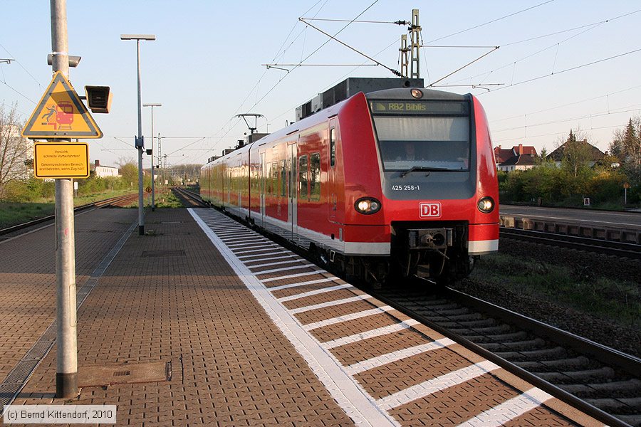 Deutsche Bahn - 425258-1
/ Bild: db4252581_bk1004170030.jpg