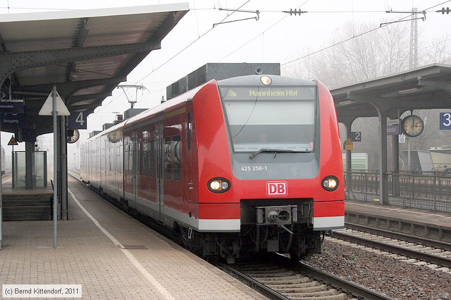 Deutsche Bahn - 425258-1
/ Bild: db4252581_bk1102090040.jpg