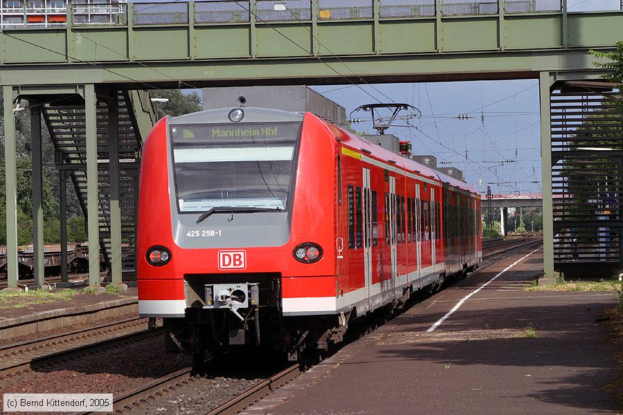Deutsche Bahn - 425258-1
/ Bild: db4252581_e0022015.jpg