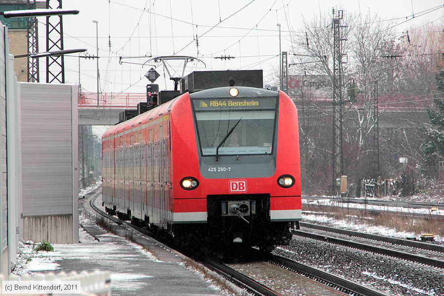 Deutsche Bahn - 425260-7
/ Bild: db4252607_bk1112200005.jpg Deutsche Bahn - 425260-7
/ Bild: db4252607_bk1112200005.jpg