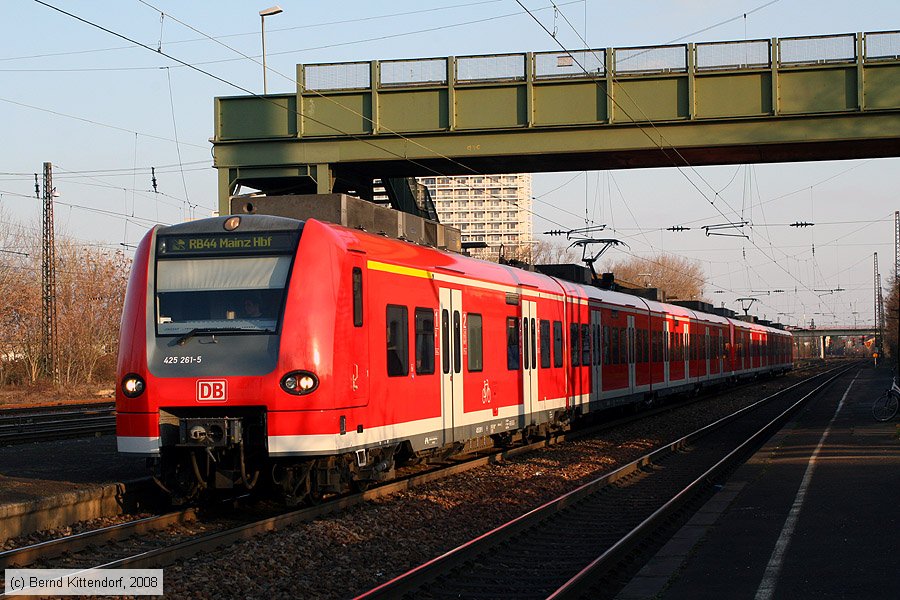 Deutsche Bahn - 425261-5
/ Bild: db4252615_bk0802150002.jpg