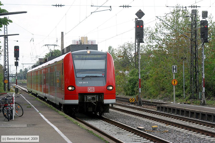 Deutsche Bahn - 425261-5
/ Bild: db4252615_bk0904230002.jpg