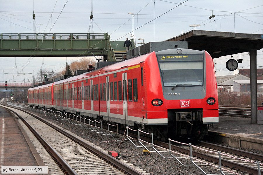 Deutsche Bahn - 425261-5
/ Bild: db4252615_bk1101140010.jpg