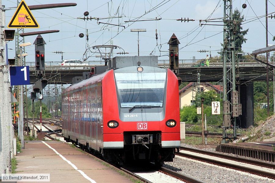 Deutsche Bahn - 425261-5
/ Bild: db4252615_bk1107270086.jpg